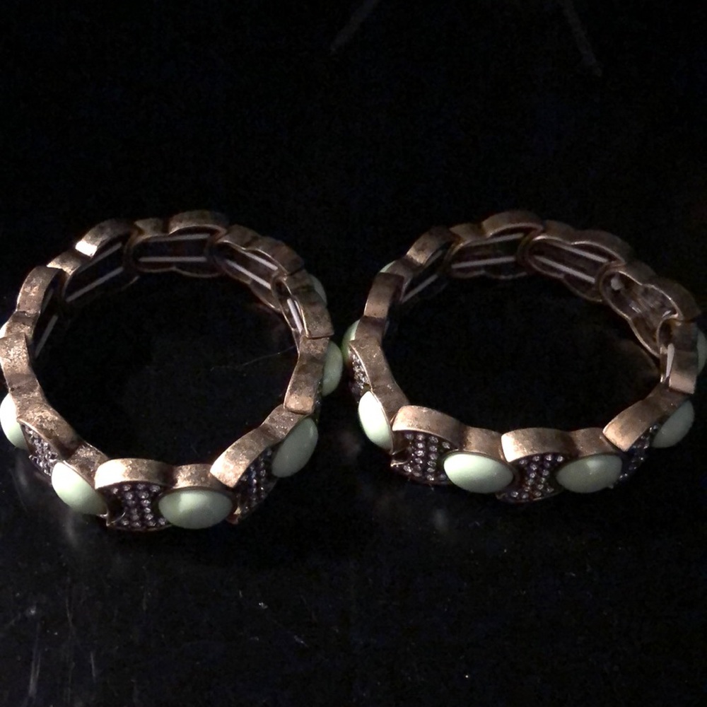 2 Bracelets - Picture 4 of 5